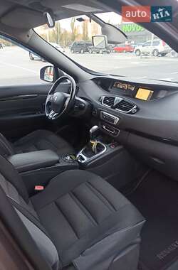 Минивэн Renault Scenic 2014 в 