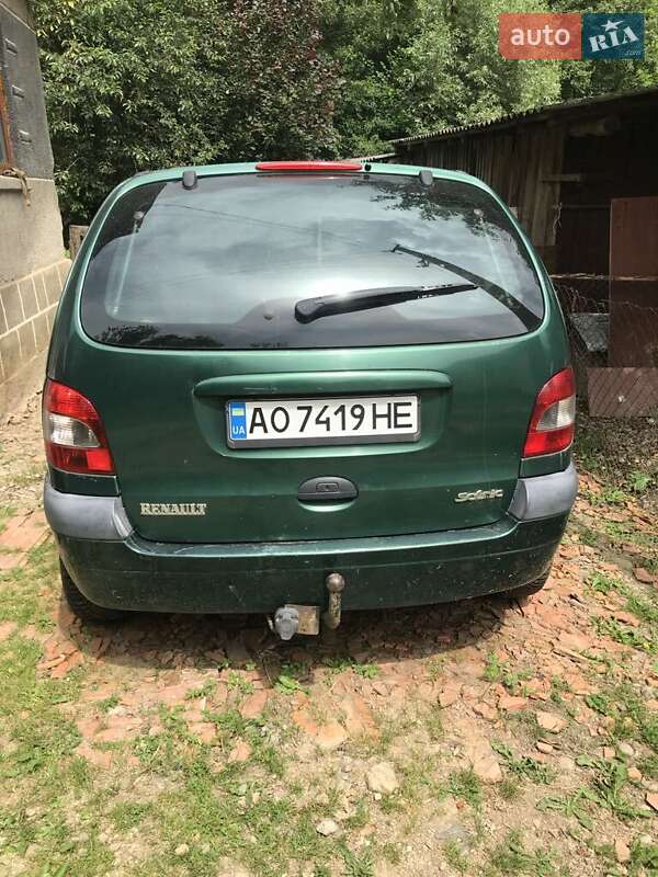 Мінівен Renault Scenic 2001 в Ужгороді