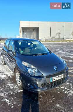 Минивэн Renault Scenic 2009 в Ровно