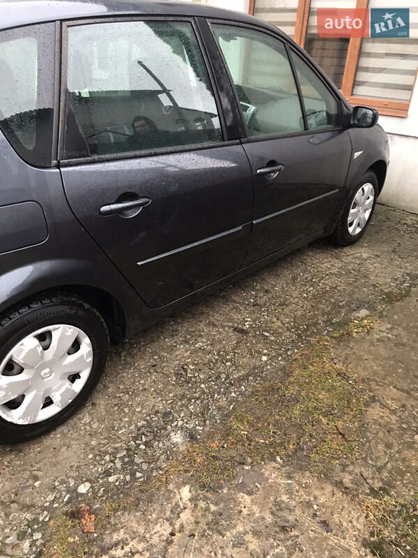 Мінівен Renault Scenic 2008 в Вараші