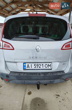 Минивэн Renault Scenic 2011 в 