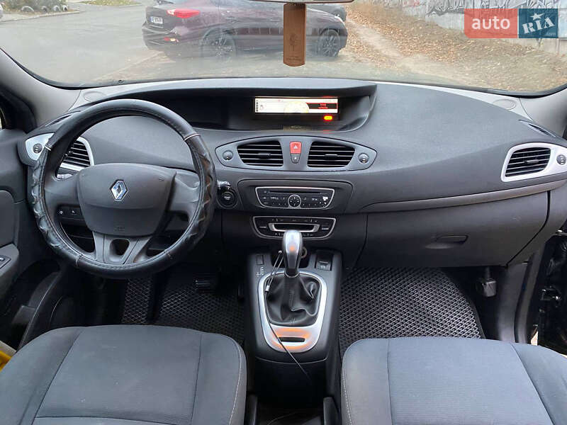 Минивэн Renault Scenic 2010 в Днепре
