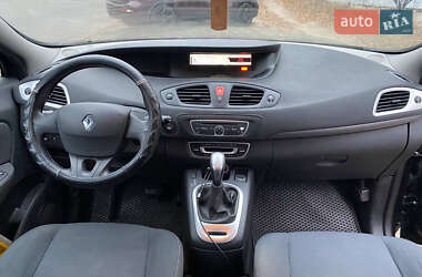 Минивэн Renault Scenic 2010 в 