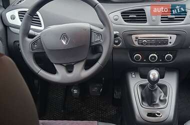 Минивэн Renault Scenic 2014 в Казатине