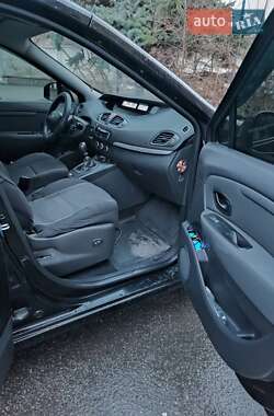 Мінівен Renault Scenic 2011 в 