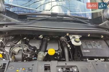 Минивэн Renault Scenic 2014 в 