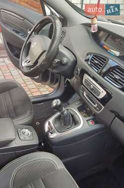 Минивэн Renault Scenic 2014 в 