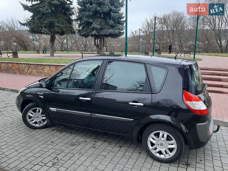 Минивэн Renault Scenic 2005 в Могилев-Подольске