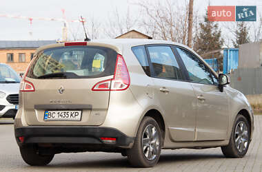 Минивэн Renault Scenic 2011 в 