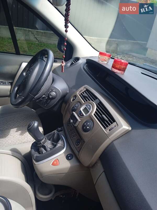 Минивэн Renault Scenic 2006 в Калуше