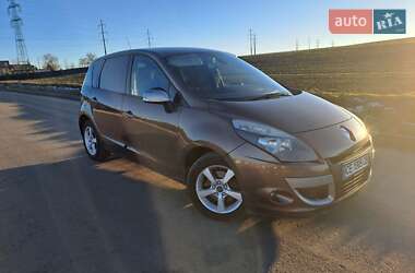 Мінівен Renault Scenic 2011 в Чернівцях