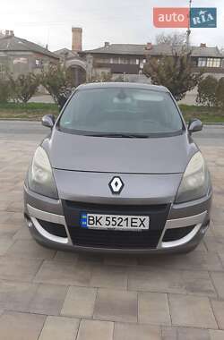 Минивэн Renault Scenic 2009 в 