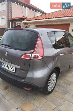 Минивэн Renault Scenic 2009 в 