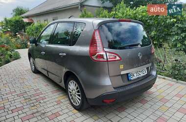 Минивэн Renault Scenic 2009 в 