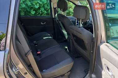 Минивэн Renault Scenic 2009 в 