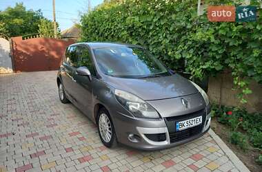 Минивэн Renault Scenic 2009 в 