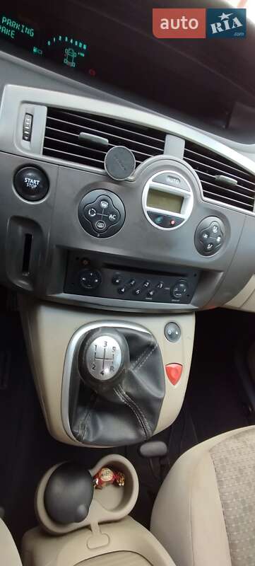 Минивэн Renault Scenic 2006 в Дергачах