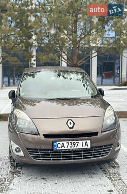 Мінівен Renault Scenic 2011 в Рівному