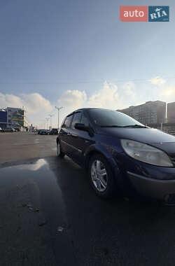 Минивэн Renault Scenic 2004 в 