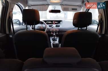 Минивэн Renault Scenic 2009 в 