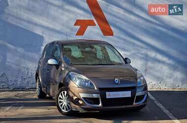Минивэн Renault Scenic 2010 в 