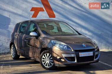 Минивэн Renault Scenic 2010 в 