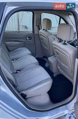 Минивэн Renault Scenic 2004 в 
