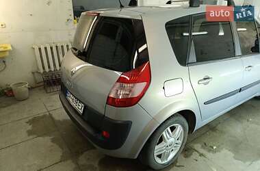 Минивэн Renault Scenic 2003 в Знаменке