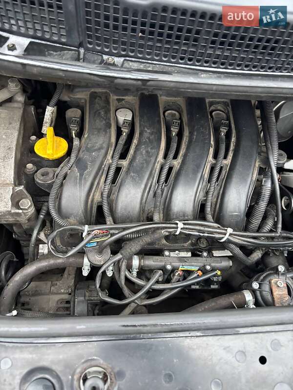 Минивэн Renault Scenic 2004 в Кременчуге