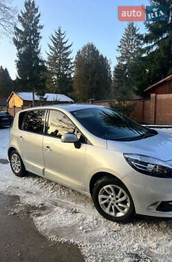 Минивэн Renault Scenic 2012 в 