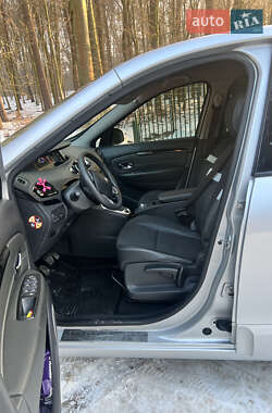 Минивэн Renault Scenic 2012 в 
