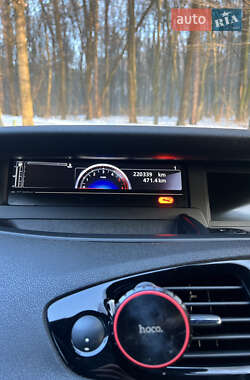 Минивэн Renault Scenic 2012 в 