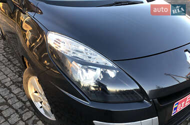 Минивэн Renault Scenic 2010 в Золочеве