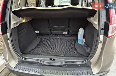 Минивэн Renault Scenic 2009 в 