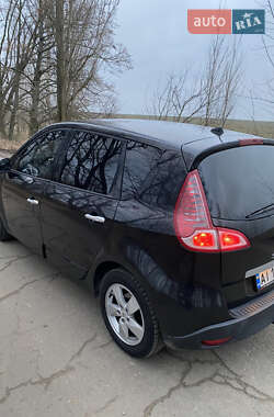 Минивэн Renault Scenic 2009 в Борисполе