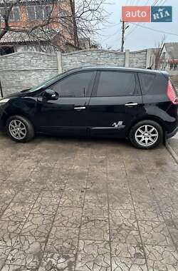 Минивэн Renault Scenic 2010 в 