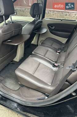 Минивэн Renault Scenic 2010 в 