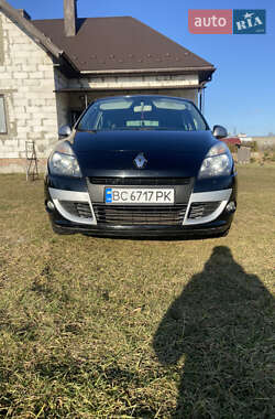 Минивэн Renault Scenic 2010 в 