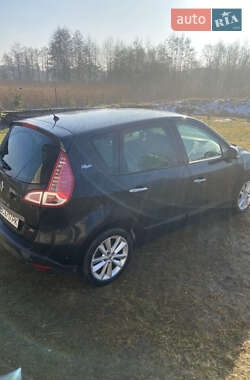 Минивэн Renault Scenic 2010 в 