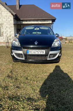 Минивэн Renault Scenic 2010 в 