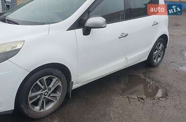 Минивэн Renault Scenic 2011 в 