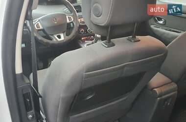 Минивэн Renault Scenic 2011 в 