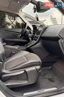 Минивэн Renault Scenic 2017 в 