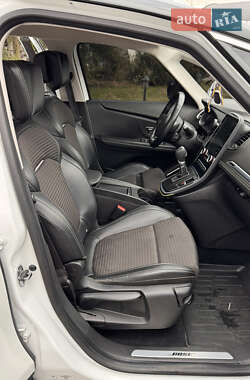 Минивэн Renault Scenic 2017 в 
