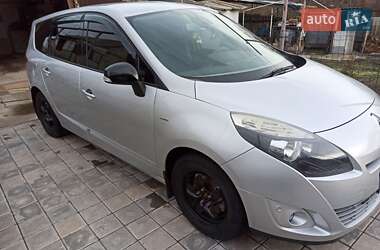 Мінівен Renault Scenic 2011 в 