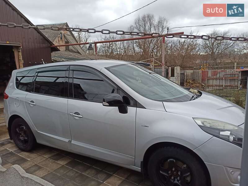 Минивэн Renault Scenic 2011 в Мироновке