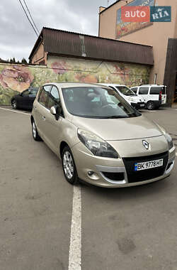 Мінівен Renault Scenic 2010 в Рівному