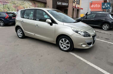 Минивэн Renault Scenic 2010 в Ровно