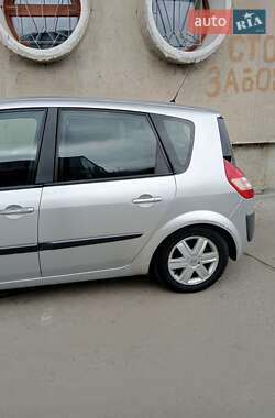 Минивэн Renault Scenic 2004 в 