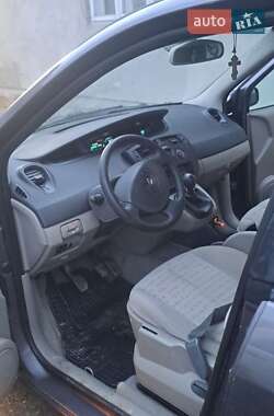 Минивэн Renault Scenic 2004 в 